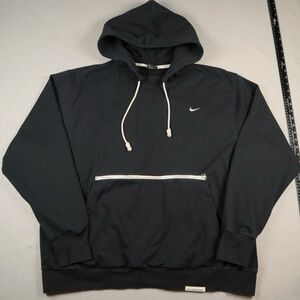 Nike Men's Standard Issue Basketball Hoody